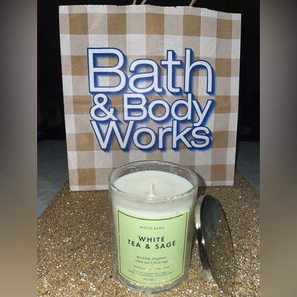 NWT‼️ Bath & Body Works Bundle💞2 Single Wick Candles & 2 Handsoaps +FREE GIFT🎁 - Picture 2 of 5